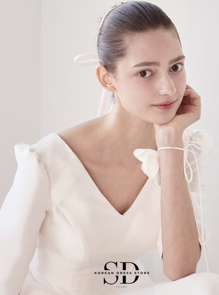 Sondr V-Neck Satin Half Sleeve - đánh giá và giá Wedding Qq